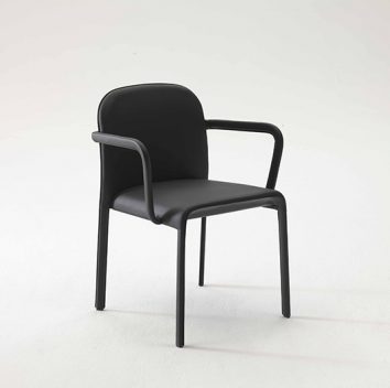 Scala chair with armrests