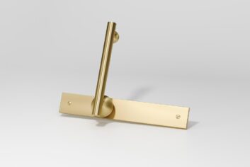 Futurismo Return Door Lever | Rectangular Backplate