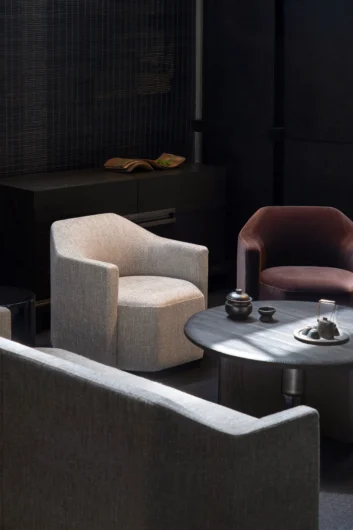 Bagua Swivel Lounge Chair
